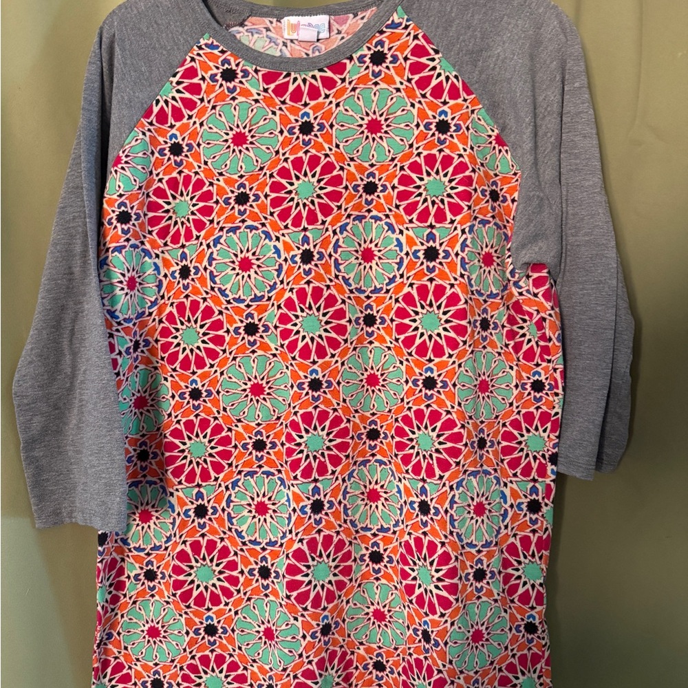 LuLaRoe Randy T raglan tee with 3/4 sleeves